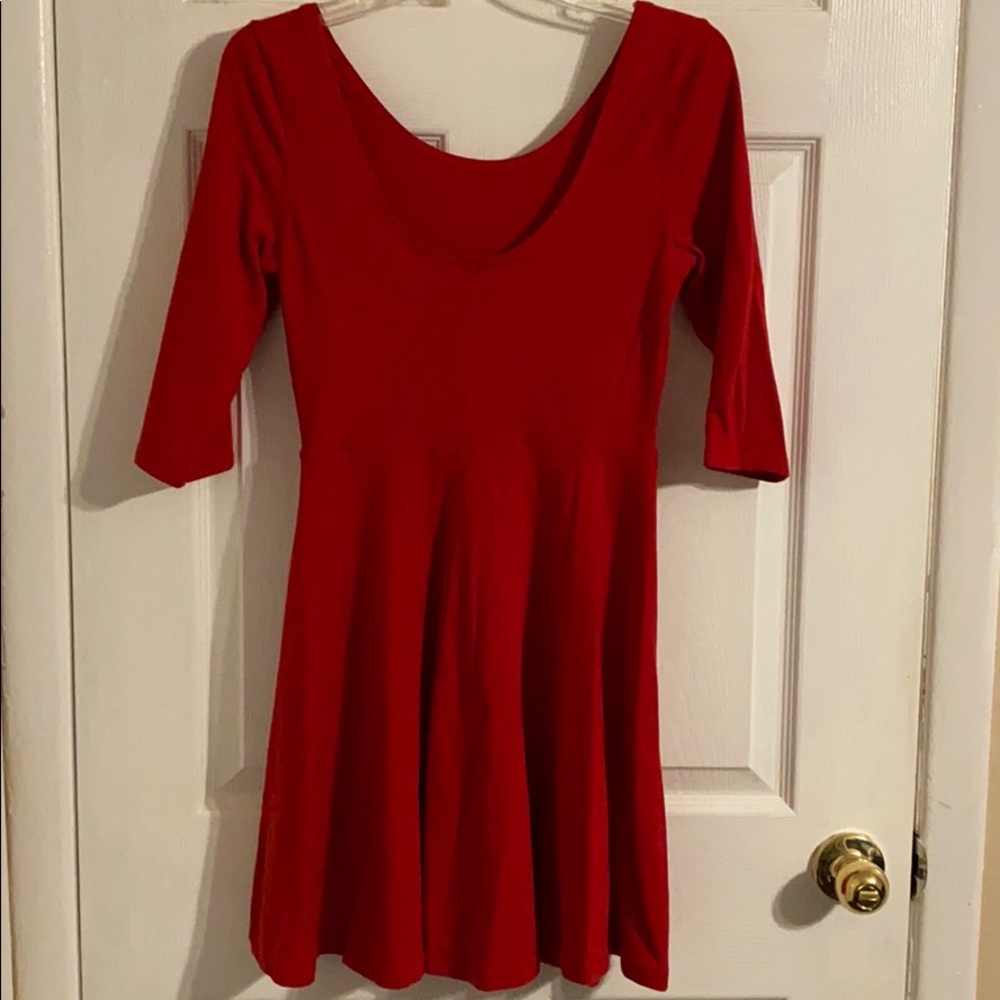 Red dress - Picture 4 of 5